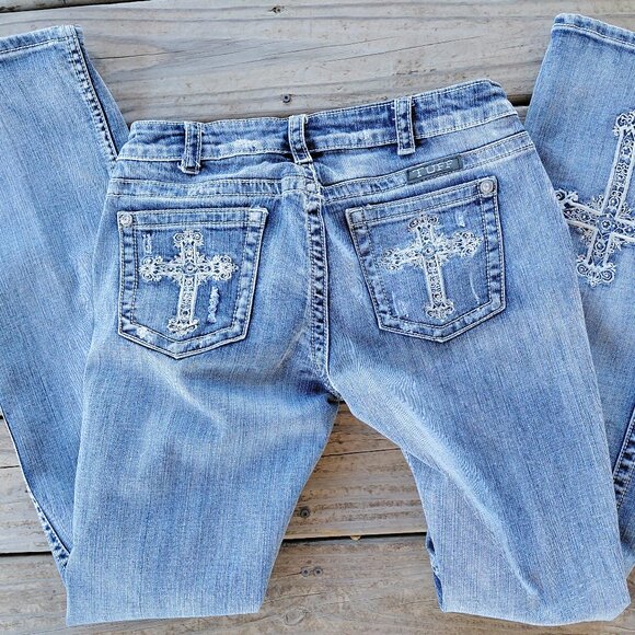 Cowgirl Tuff Co. Low Rise Rhinestone Cross Women's Jeans - Picture 1 of 8